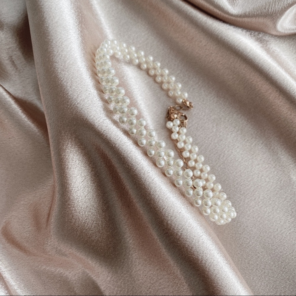 Faux Pearl Choker Necklace